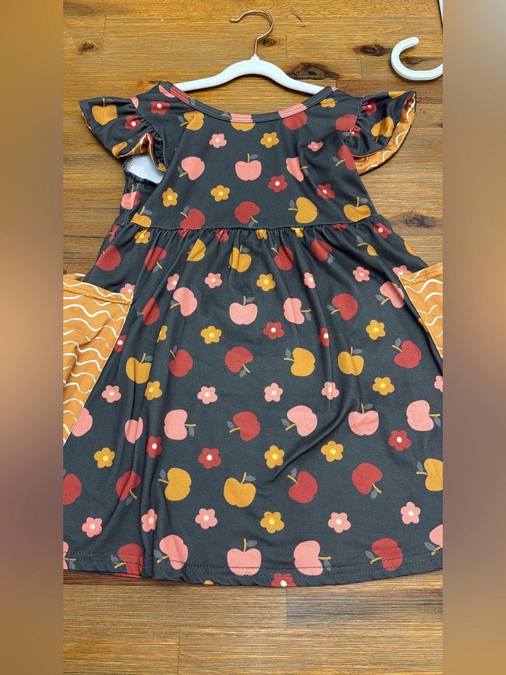 Girls Black Apple Print Flutter-Sleeve Dress